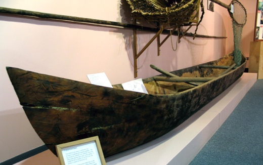 Secwepemc Museum and Heritage Parkcanoe-display