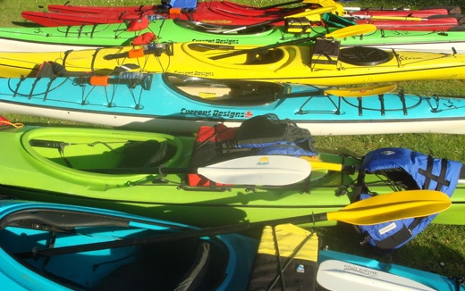 Talaysay-Multiple-kayaks